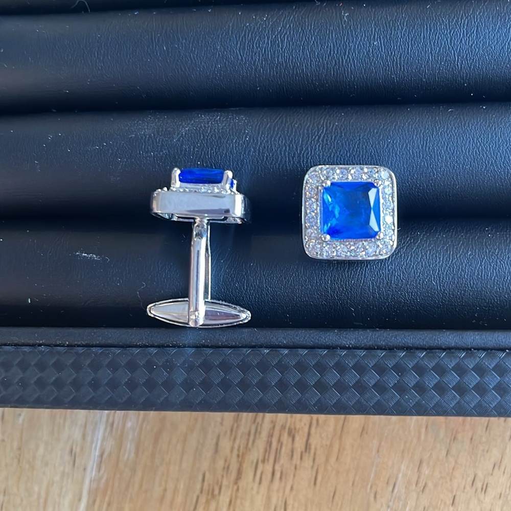 Cufflinks - Picture 3 of 3